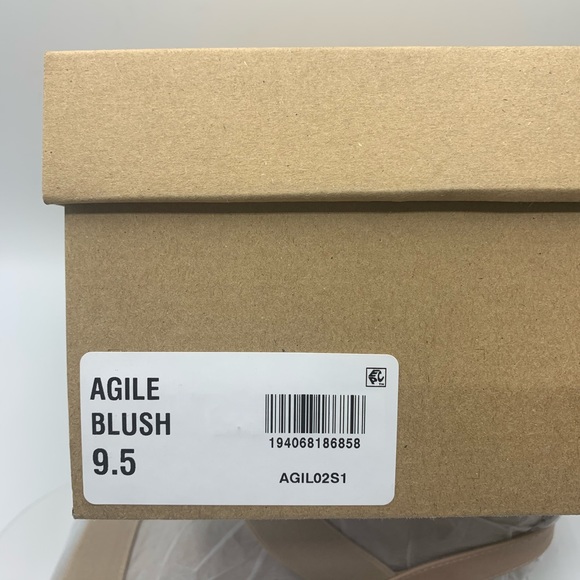 Steve Madden Agile Blush Flatform Sandal - Picture 4 of 5